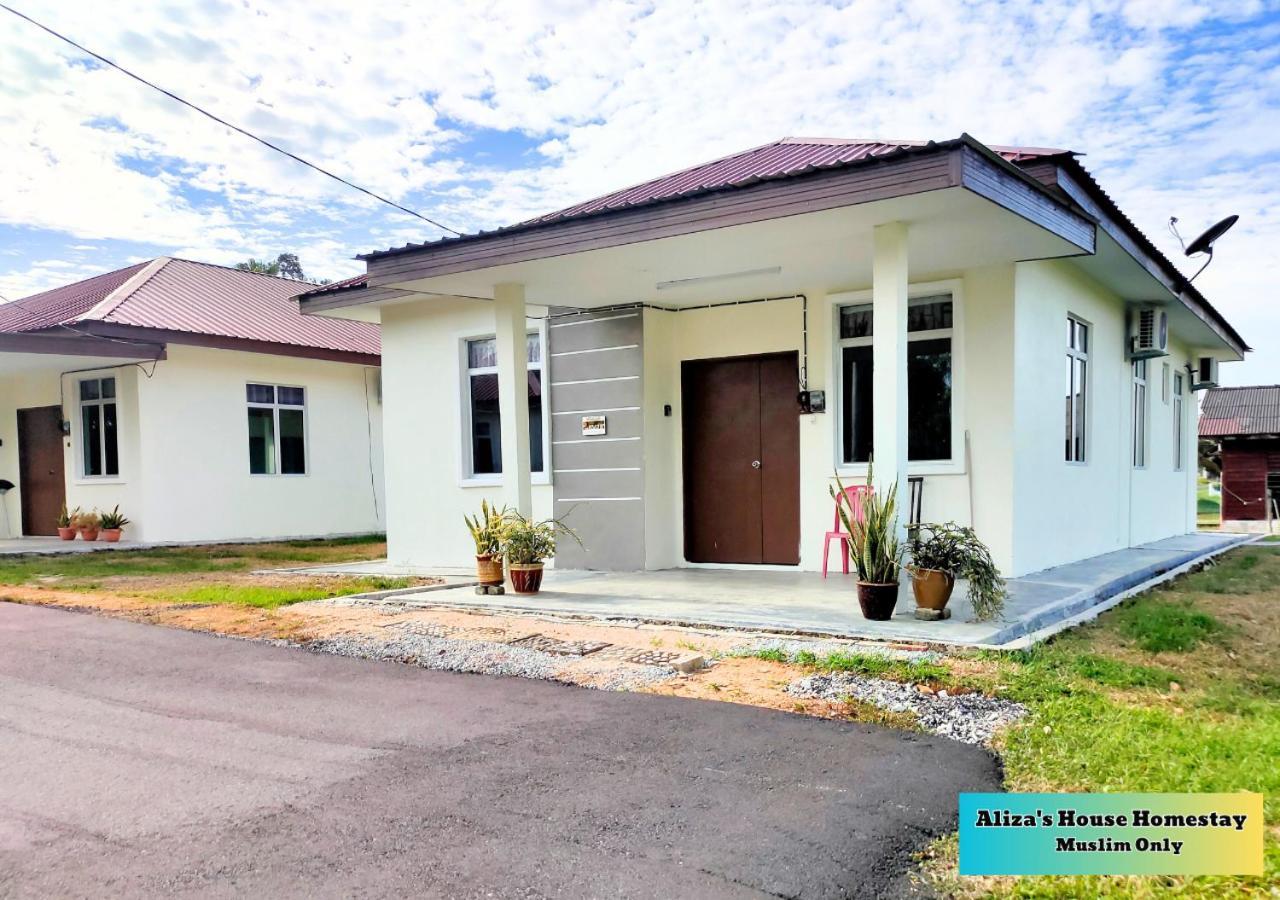 Aliza'S House Homestay Pd Mini Bungalow Port Dickson Kültér fotó